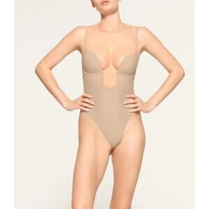 Skims NWT Deep Plunge Thong Shapewear Bodysuit